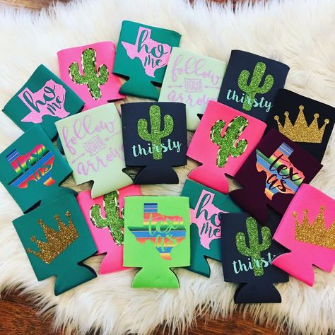 Koozie Cricut Ideas, Koozies Diy Vinyl, Koozies Diy, Summer Birthday Parties, Koozie Ideas, Koozie Design, Distressed Tshirt Diy, Diy Vinyl Projects, Htv Ideas