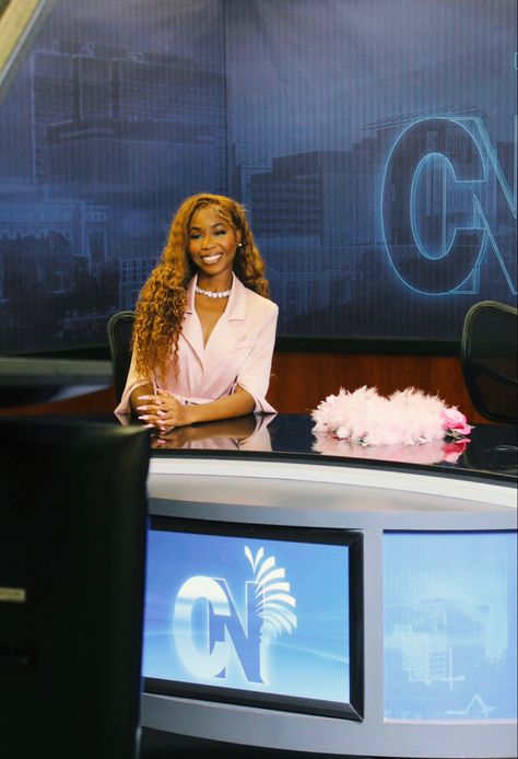 Jobs Aesthetic Female, Press Secretary Aesthetic, Black Women Career, Journalist Photoshoot, Black Journalist Aesthetic, Tv Presenter Aesthetic, Tv Presenter, Broadcasting Aesthetic, News Anchor Outfit