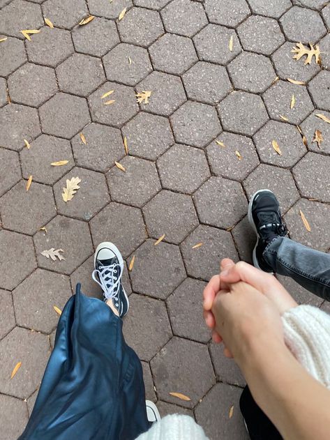 Stroll In The Park, Ready Or Not Cara Bastone Aesthetic, Park Dates Aesthetic, Date Locations Aesthetic, Park Date Aesthetic, Stroll Aesthetic, Fall Date Aesthetic, Park Date Ideas, Fall Vibes Aesthetic