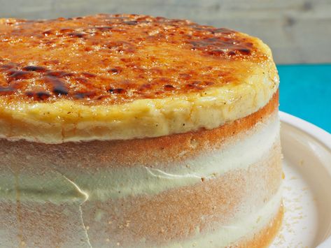 كريم بروليه, Creme Brulee Cake, Custard Cream, French Dessert, Sugar Cake, Lava Cakes, Gorgeous Cakes, Pastry Cake, Sponge Cake