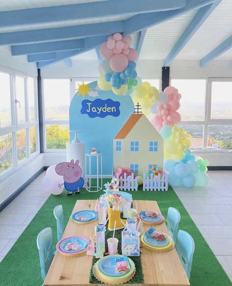 Peppa Pig Bday Decorations, George Pig Party Decoration, Peppa Pig Balloon Garland Boy, Peppa Pig Birthday Party Theme, Peppa Pig Birthday Party Props, Peppa Birthday Party Decoration, Peppa 2nd Birthday, George Pig Birthday Party Decorations, Peppa Pig Birthday Backdrop