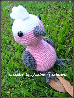 Amigurumi Galah - Free Crochet Pattern by #NeensCrochetCorner | Featured at Neen's Crochet Corner - Sponsor Spotlight Round Up via @beckastreasures | #fallintochristmas2016 #crochetcontest #spotlight #crochet #roundup Bird Free, Crochet Birds, Bird Patterns, Free Crochet Patterns, Round Up, Crochet Jewelry, Stuffed Animal Patterns, Christmas Crochet, Crochet Crafts