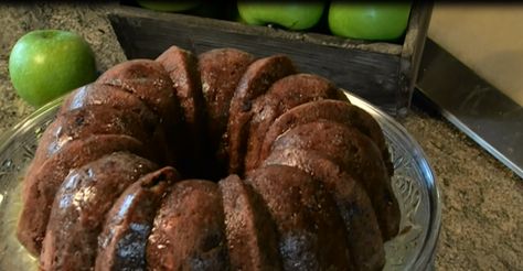 The cinnamon and apples will warm your home with the aroma of autumn. Fresh Apple Cake Recipe, Praline Bread Pudding, Cooking Christmas, Savory Breads, P Allen Smith, Roasted Pineapple, Apple Cake Recipe, Fresh Apple Cake, Toffee Pudding