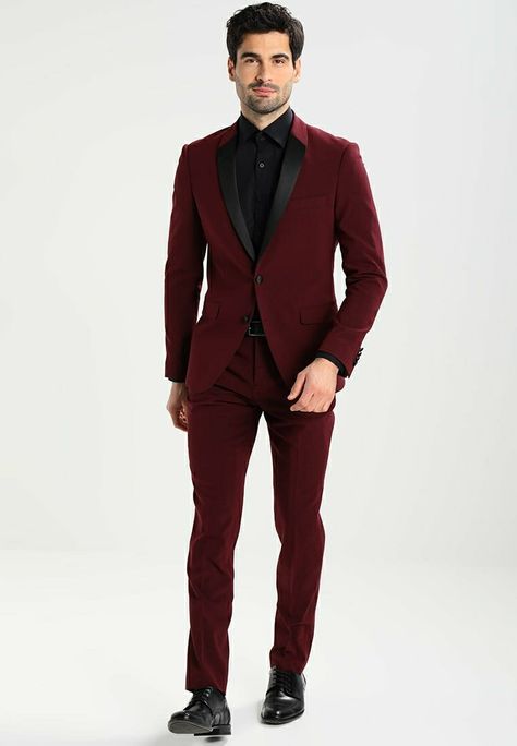 Mens Red Suit Wedding, Maroon Coat Outfit Men, Wine Coat Pant Men, Maroon Coat Outfit, Burgundy Suit Wedding, Burgundy Suit Men, Twining Outfits, Fall Wedding Suits, Boy Prom Outfit