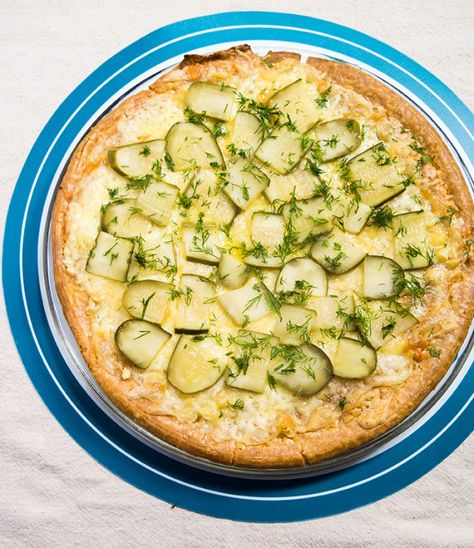 Garlic Lovers Dill Pickle Pizza Pickle Pie Recipe, Dill Pickle Pizza, Pickles And Cheese, Pickle Pizza Recipe, Pickle Pie, Pickle Pizza, Pickle Appetizers, Easy Pickling Recipes, Easy Pickle