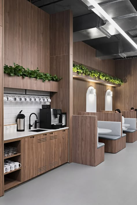 Workplace Cafe, Office Cafeteria Design, Commercial Office Interior Design, Break Room Design, Commercial Interior Design Office, Office Kitchenette, Canteen Design, Siren Design, Coworking Space Design