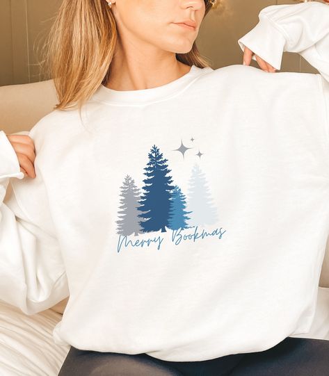 Merry Bookmas https://etsy.me/3EaD4au #christmas #athletic #pullover #longsleeve #booksweatshirt Merry Bookmas, Christmas Cricut, Cute Christmas Sweater, Dance Stuff, Christmas Clothing, Chrismas Gifts, Women Sweaters Winter, Literary Gifts, Boutique Collection