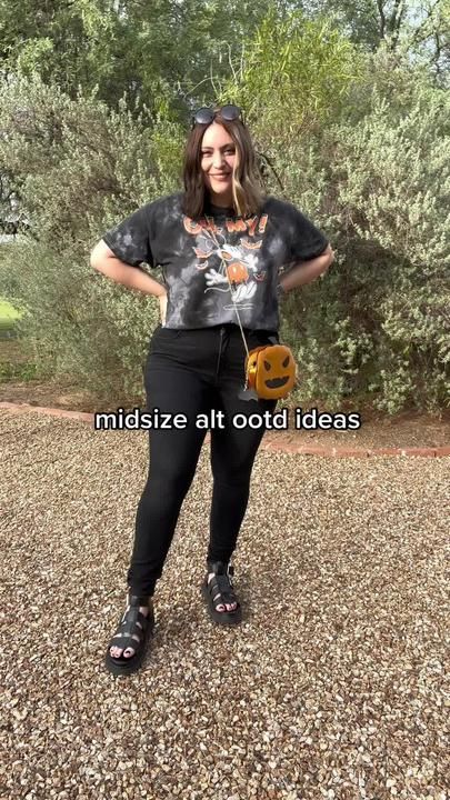 Alt Midsize Outfits, Alt Mom Outfits, Plus Size Punk Outfits, Goth Plus Size Outfits, Midsize Grunge Outfits, Alt Fashion Plus Size, Mid Size Alternative Fashion, Plus Size Alt Outfits, Midsize Alt Fashion