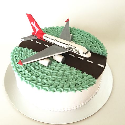 Airplane cake Airline Cake Ideas, Airplane Runway Cake, Plane Cake For Men, Airplane Cake Design, Pilot Cake Ideas, Airplane Cake For Men, Airoplain Cake, Pilot Theme Cake, Airplane Cakes For Boys