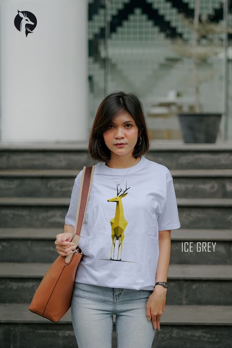 Minimalist Deer T-Shirt Design Geometric Fashion Design, Usa Embroidery, Geometric Fashion, Young Fashion, Mode Vintage, Teacher Shirts, T Shirt Top, Style Vintage, Casual Fashion