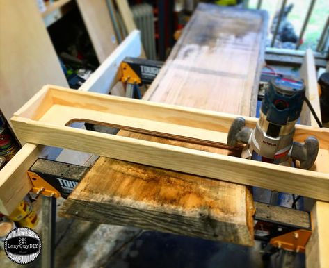 Leveling live edge slabs is easy with a DIY router sled!  Check it out at www.LazyGuyDIY.com! Wood Leveling Jig, Router Leveling Sled, Router Sled Plans, Diy Router Sled, Flattening Jig, Router Ideas, Router Jigs, Router Sled, Diy Router