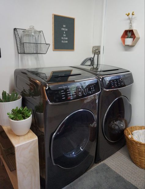 TWO washers in ONE + TWO dryers in ONE! The @Samsung FlexWash + FlexDry is basically laundry magic. #ad #livebeautiful Washing Machine Aesthetic, Washing Machine Design, Laundry Mudroom Combo, Laundry Room Layout, Laundry Room Appliances, Closet Laundry Room, Purple Banner, Room Pantry, Organization Laundry