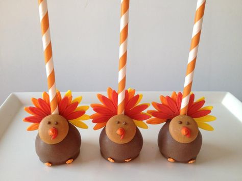 Turkey Cake Pop Tutorial from Oven Couture ~ Smallish Confection Perfection  https://www.facebook.com/media/set/?set=a.496589460373472.116666.239221606110260=3 Festive Thanksgiving Desserts, Thanksgiving Cake Pops, Thanksgiving Cups, Cake Pop Tutorial, Turkey Cupcakes, Pumpkin Pie Cookies, Thanksgiving Cake, Turkey Cake, Thanksgiving Cupcakes