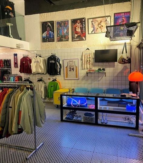 Urban Store Design, Y2k Store Interior, Vintage Clothing Store Interior, Distro Clothing Design, Interior Design Clothing Store, Small Clothing Store Interior, Vintage Store Ideas, A Clothing Store, Streetwear Store