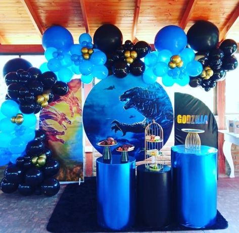 Godzilla Theme Party, Godzilla Balloon Garland, Godzilla And King Kong Birthday Party, Godzilla Party Decorations, Godzilla X Kong Birthday Party, Godzilla Vs Kong Party Ideas, Godzilla Kong Birthday Party, Godzilla King Kong Birthday Party, Godzilla Party Favors