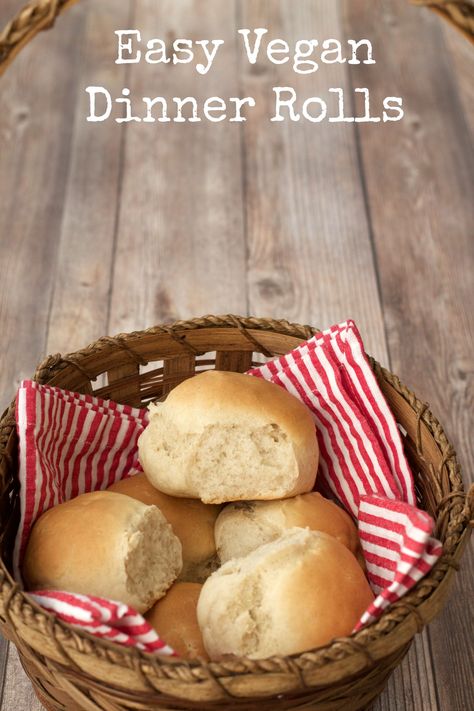 Easy Vegan Dinner Rolls #vegan #lovingitvegan #dinner #rolls #smallbatch #sides Dinner Rolls Vegan, Vegan Bread Rolls, Vegan Dinner Rolls, Vegan Thanksgiving Dinner, Vegan Breads, Football Cookies, Breakfast Vegan, Vegan Ideas, Cookie Platter