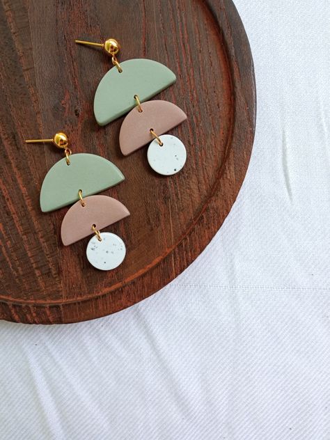 Clay Dangle Earrings Diy, Teardrop Clay Earrings, Polymer Clay Projects To Sell, Simple Polymer Clay Earrings, Spring Clay Earrings, Spring Polymer Clay, Diy Earrings Dangle, Polymer Clay Recipe, Itsekovettuva Savi