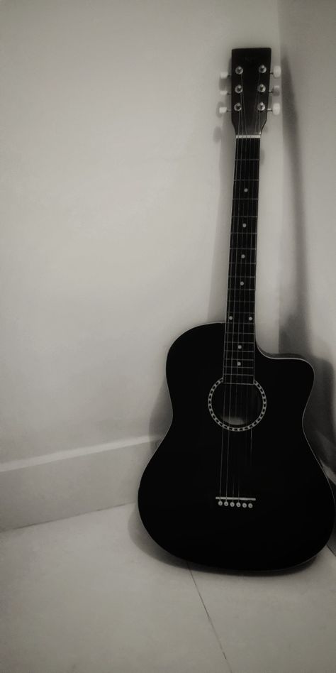 Guitar Pics Aesthetic, Guitar Wallpaper Aesthetic, Guitar Asthetics, Black Guitar Aesthetic, Guitar Aesthetic Wallpaper, Long Distance Relationship Pic Ideas, Acoustic Guitar Aesthetic, Guitar Wallpaper Iphone, All Guitar Chords