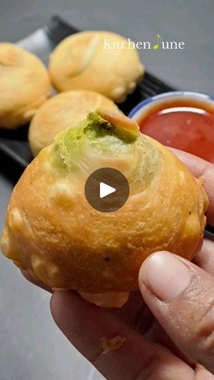 Makhana Snacks Recipe Videos, Chana Chor Garam Recipe, Kachori Recipe Video, Bangali Ranna Recipe Video, Anda Curry Recipe Video, Kachori Recipe, Food Street, Indian Snack Recipes, Interesting Food