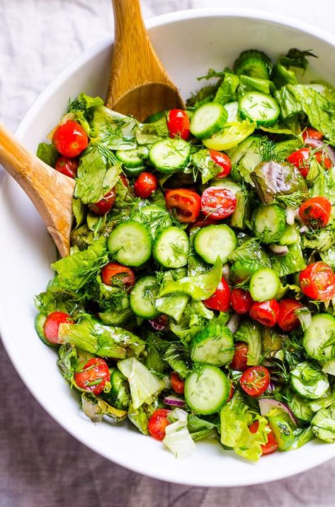 Roasted Chickpea Salad, Cucumber And Tomato Salad, Tomato Cucumber Salad, Cucumber And Tomato, Salad Appetizer Cups, Lettuce Salad Recipes, Dill Recipes, Resep Salad, Cucumber Tomato Salad