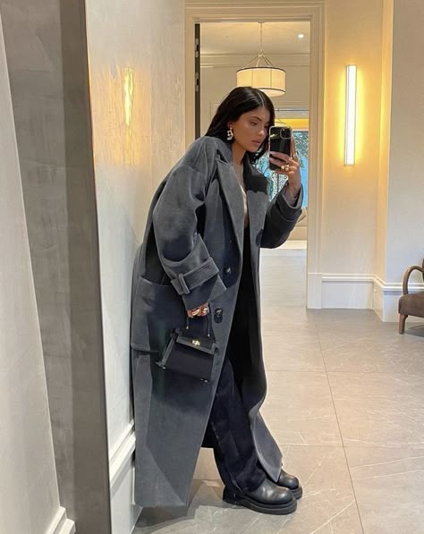 Paris Winter Street Style, Looks Kylie Jenner, Estilo Kylie Jenner, Kylie Jenner Outfits, Neue Outfits, Jenner Outfits, Sarah Jessica Parker, Coat Outfits, Winter Fits