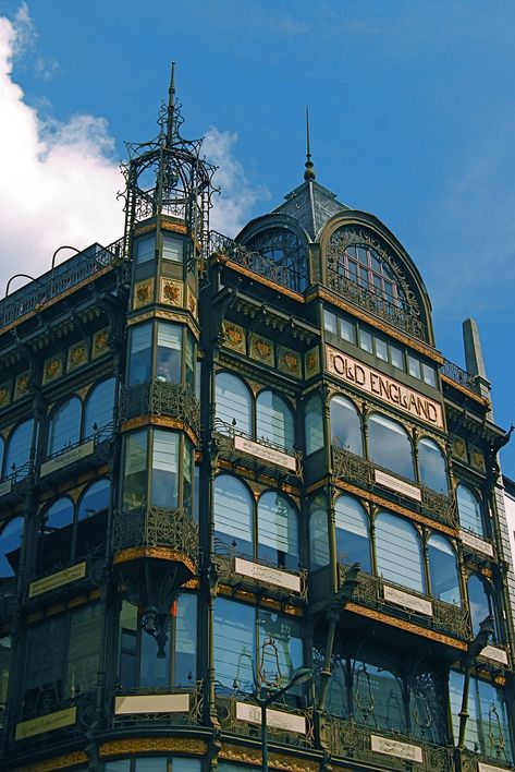 Art Nouveau Arquitectura, Art Nouveau House, Architecture Art Nouveau, Istoria Artei, Art Nouveau Architecture, Art Deco Architecture, Art Nouveau Design, Brussels Belgium, Amazing Pictures