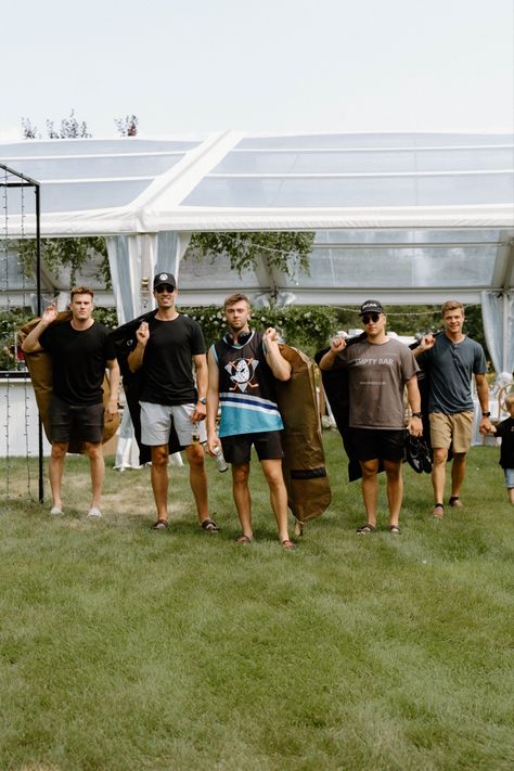 Gameday groomsmen photos Groomsman Gameday Photos, Groomsmen Gameday Pictures, Wedding Game Day Pictures, Groomsmen Morning Of Wedding, Game Day Photos Wedding, Groomsmen Getting Ready Outfit, Game Day Groomsmen Pictures, Groomsmen Game Day Pics, Groomsmen Getting Ready Pictures