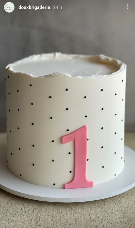 Polka Dot Cake Ideas, Simple White Cake, Polka Dot Cake, Stars Photography, Dot Cake, 1st Bday Cake, Polka Dot Cakes, 4th Birthday Cakes, Elegant Birthday Cakes