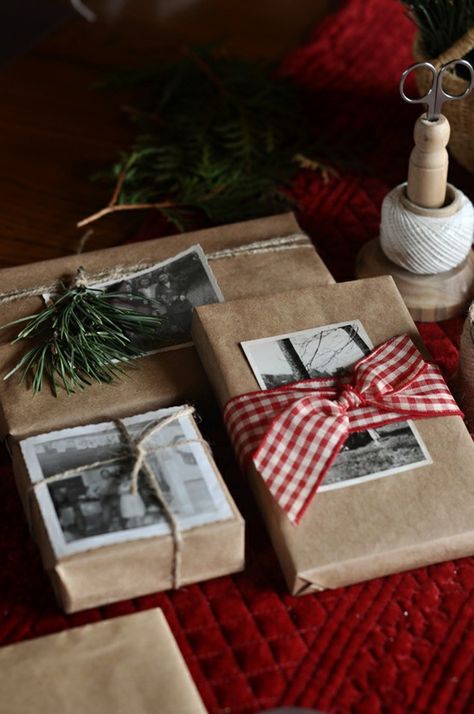 brown paper packages Wrapped Presents, Creative Holiday Gifts, Kraft Paper Wrapping, Creative Gift Wrapping, Holiday Gift Wrap, Wrapping Ideas, Noel Christmas, Handmade Holiday, Be Great