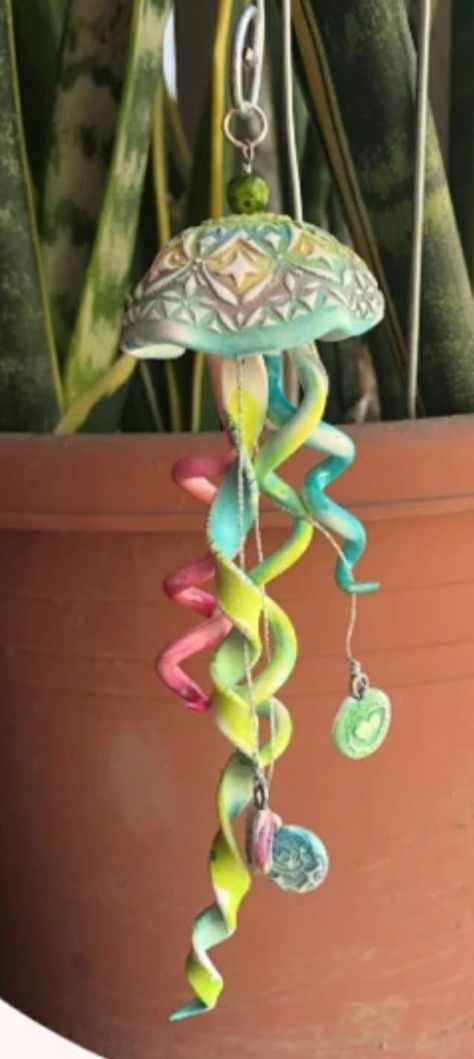 Handmade Ceramic Windchimes, Ceramic Wind Chimes Pottery Handmade, Pottery Outdoor Ideas, Pottery Windchimes Ideas, Pottery Wind Chimes Clay, Clay Wind Chimes Ceramics, Ceramic Windchimes Ideas, Ceramic Wind Chimes Diy, Clay Windchimes Diy