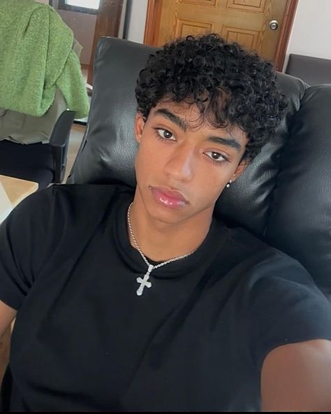 Blasian Men Models, Latino Guys Curly Hair, Black Guy Curly Hair, Curly Hairstyles Guys, Biracial Men, Latino Hair, Men's Curly Hairstyles, Male Haircuts Curly, Mixed Guys