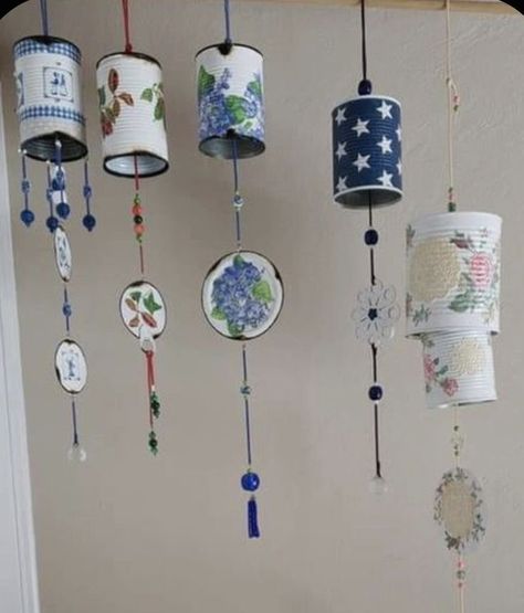 Carillons Diy, Wind Chimes Homemade, Recycled Tin Cans, Wind Chimes Craft, Tin Can Art, Aluminum Can Crafts, Recycled Tin, Tin Can Crafts, Diy Wind Chimes