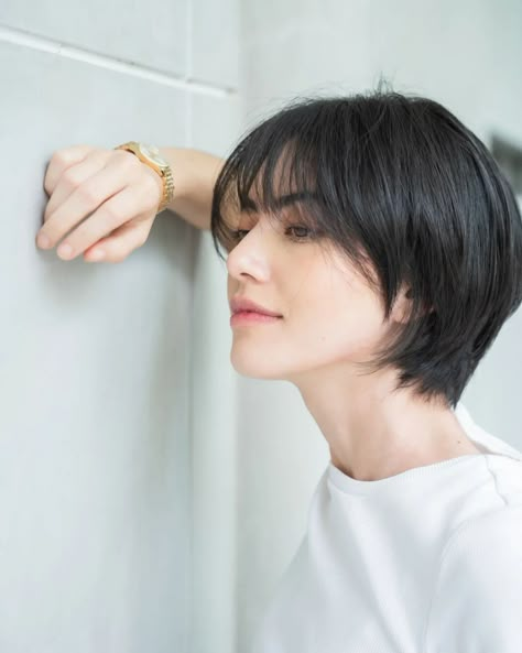 Davika Hoorne Short Hair, Fire Bender Oc, Asian Tomboy Haircut, Bender Oc, Asian Tomboy, Davikah Hoorne, Mai Davika Hoorne, Book Architecture, Tomboy Haircut