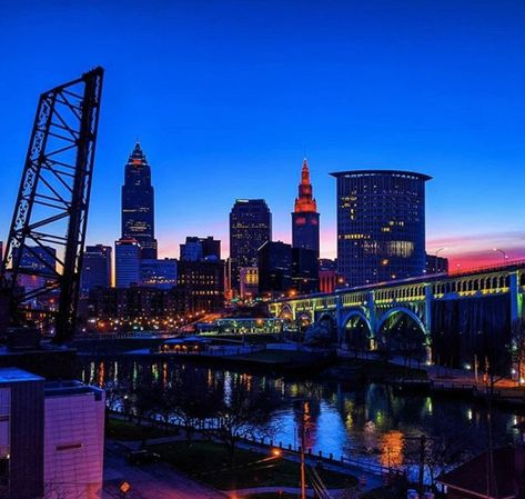 Cleveland Skyline, Pretty City, Downtown Cleveland, Beautiful Sunrise, Cleveland Ohio, Best Location, Happy Friday, Beautiful Photo, Kansas City