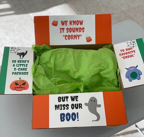 How To Make A Fall Halloween Care Package For Your College-Age Child In 5 Easy Steps - Organize Zen With Magan Care Package Decorating, Fall Care Package, Sparkly Halloween, Halloween Care Packages, Free Printable Tags, Printable Box, Package Ideas, College Care Package, Seasonal Candles