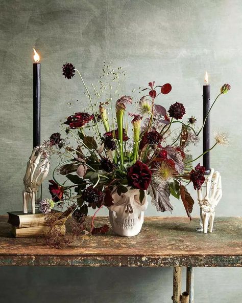 14 Halloween Flower Arrangements That Are Eerily Beautiful