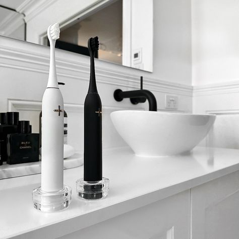 Finding electric toothbrushes that would aesthetically match my black and white bathroom was always on my radar. Today these arrived and I’m obsessed with how perfectly they fit in with our current bathroom decor. Comment the word ‘toothbrush’ below and I’ll send you the direct link with a 10% off discount code. . #electrictoothbrush #toothbrush #giftidea #bathroomdecor #bathroomdecoration #bathroomvanity #bathroominspiration Black And White Bathroom, Dental Veneers, Match Me, Electric Toothbrush, My Black, 2025 Vision, White Bathroom, Bathroom Inspiration, Discount Code