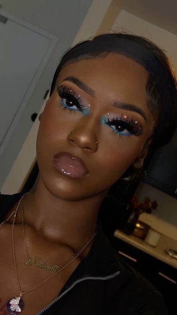 #follow #makeup #makeuplooks #beautyblog #lashes #blogging #blog #blogger Birthday Makeup Looks, Blue Makeup Looks, Glitter Makeup Looks, Prom Eye Makeup, Prom Makeup Looks, Makeup For Black Skin, Birthday Makeup, Glam Makeup Look, Dope Makeup