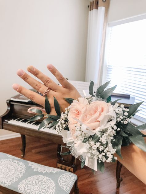 Light Pink Prom Flowers, Corsage Pink, Pink Corsage And Boutonniere, Pink Corsage, Baby Pink Corsage, Pink Flower Corsage, Blush Pink Corsage, Light Pink Prom Corsage, Pink And White Corsage