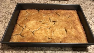 Blackberry Cobbler With Canned Filling, Peach Cobbler Easy Canned Pie Fillings, Cobbler With Canned Pie Filling, Cobbler With Pie Filling, Pie Filling Cobbler, Canned Pie Filling, Easy Apple Cobbler, Apple Cobbler Easy, Chess Bars