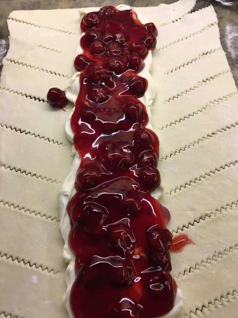 Cherry Cheese Strudel, Fruit Strudel Recipes, Blueberry Strudel Recipes, Raspberry Strudel Recipes, Puff Pastry Recipes With Cream Cheese, Puff Pastry Cherry Cream Cheese Danish, Breakfast Strudel Recipes, Easy Puff Pastry Dessert Cream Cheese, Cream Cheese Strudel Recipes