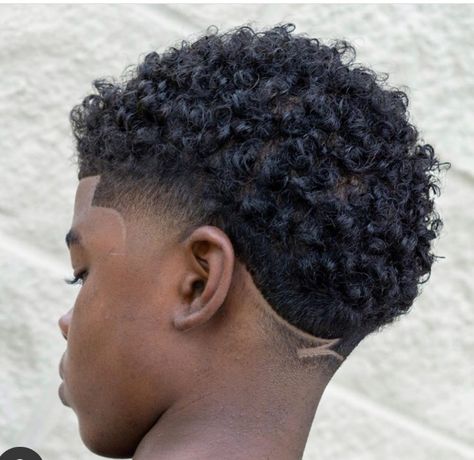 Boys Curly Haircuts, Curly Scene Hairstyles, Natural Hair Styling, Boys Fade Haircut, Fade Haircut Designs, Taper Fade Curly Hair, Black Boys Haircuts, Beard Cuts, Black Hair Cuts