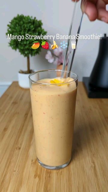 Best Healthy Smoothie Recipe, Resep Smoothie, Ripe Mango, Fruit Smoothie Recipes Healthy, Oatmeal Smoothie Recipes, Diet Smoothie Recipes, Smoothie Detox, Yummy Smoothie Recipes, Strawberry Banana Smoothie