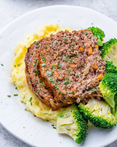 Macro Meatloaf, French Onion Meatloaf, Italian Meatloaf, Cold Weather Comfort Food, Easy Meatloaf, Ground Italian Sausage, Clean Eating Dinner, Clean Food Crush, Grass Fed Butter