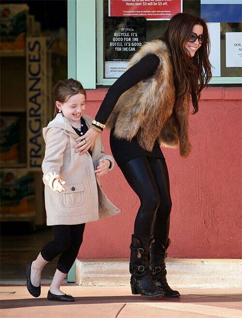 Cute style Fur Vest Outfits, Vegan Leather Leggings, Mode Casual, Kate Beckinsale, Pinterest Fashion, Vest Outfits, Looks Chic, Fur Vest, Fashion Mode