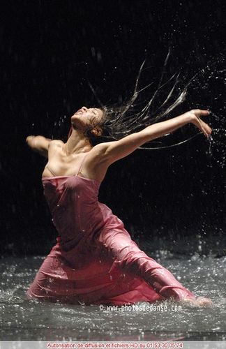 Dance is passion. Pina Bausch dancer. Pina Bausch, Isadora Duncan, Dance Like No One Is Watching, Dance Movement, Shall We Dance, Royal Ballet, Dance Photos, Foto Art, Gandalf