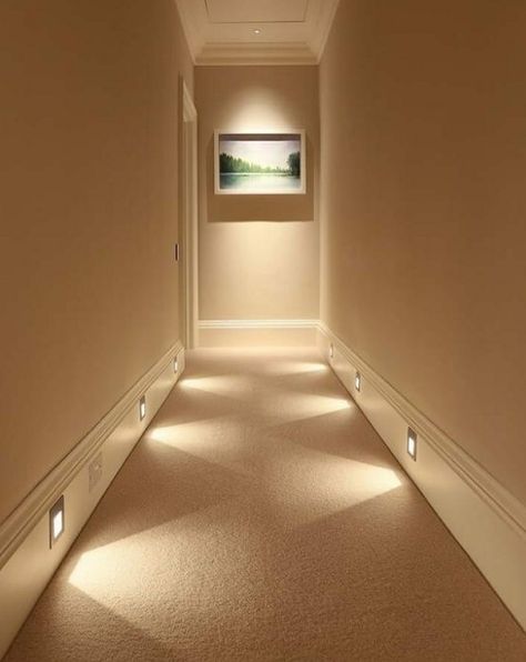 Hallway Baseboard Lighting, Led Lights In Hallway, Hallway Without Natural Light, Drawing Room Lighting Ideas, Narrow Hallway Lighting, Track Lighting Bedroom, Modern Track Lighting, Blitz Design, Trendy Lighting