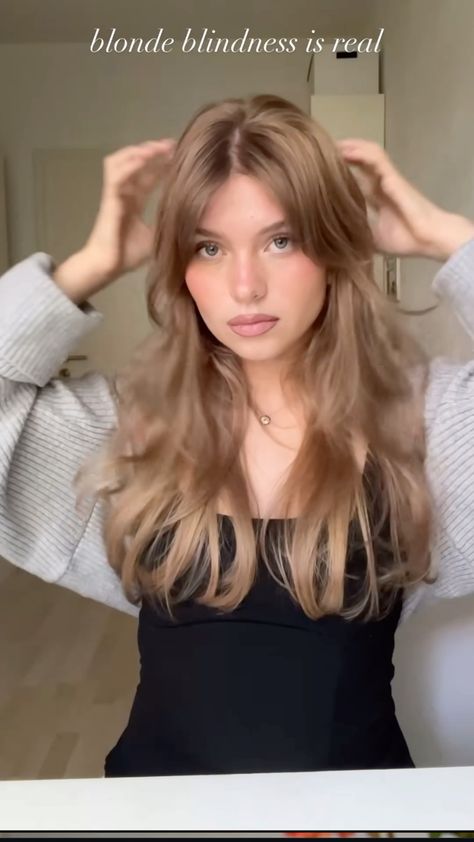 Fawn Hair Color, Strawberry Blonde Hairstyles, Fawn Hair, Honey Brunette, Strawberry Blond, Caramel Blonde Hair, Warm Blonde Hair, Balayage Ideas, Jenner Makeup