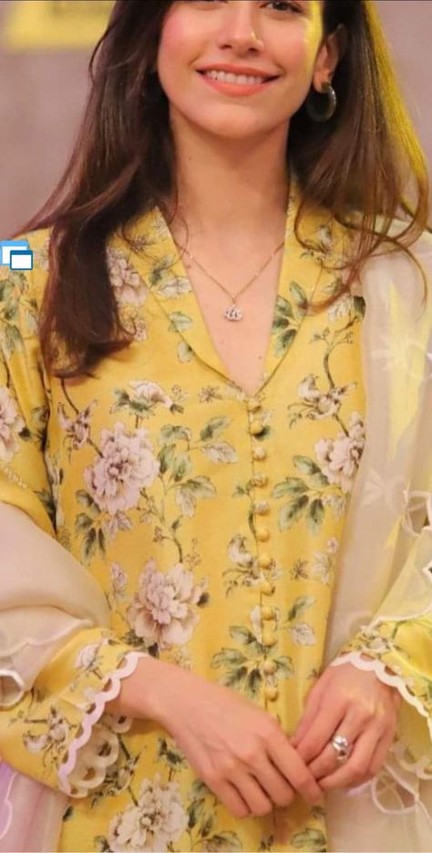 Latest Kurta Designs 2023, Latest Necklines For Kurtis, Floral Kurti Neck Designs, Kurtis Collar Design, Kurti Necklines Design, Kurta Neckline For Women, Stylish Kurta Neck Designs Women, Neckline Designs For Kurtis, Cotton Suit Neck Designs Indian Style Latest