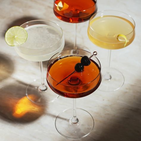 Wedge, wheel, twist—a garnish is the game-changer between a good cocktail and a great one. Because the details matter 🍸#CocktailArt Coupe Glass Cocktails, Crystal Drinkware, Glasses Unique, Wine Aerators, Champagne Tower, Unique Cocktails, Martini Glasses, Crystal Glassware, Cocktail Glasses